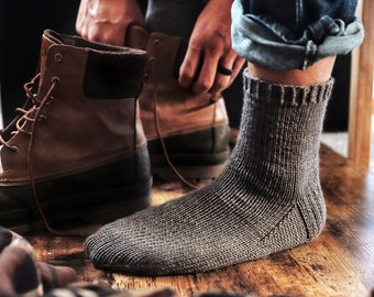 KNITTING PATTERN ⨯ Classic Men's Knit Socks Knitting Pattern, Easy Men Socks Knitting Pattern ⨯ Winter Boot Socks Knit Pattern for Men