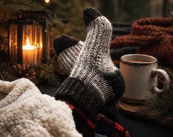 Boots Socks Knitting Pattern, Cabin Knit Socks Easy KNit Socks Pattern, Beginner Worsted Socks Knitting Pattern with Video Tutorials