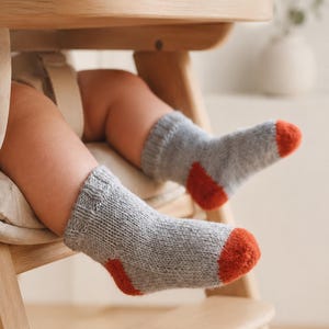 Modèle tricot de chaussettes pour bébé, Chaussettes faciles à tricoter, Motif tricoté de chaussettes pour enfants à blocs de couleurs, Chaussettes rétro pour enfants, Chaussettes en tricot pour tout-petits, 1T-3T, Vidéos