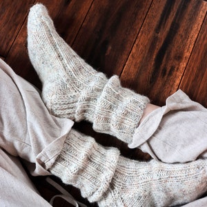 KNITTING PATTERN ⨯ Ribbed Socks Knit Pattern ⨯ Cozy Knit Socks Pattern, Easy Socks Knitting Pattern ⨯ Classic Rib Socks Knit Pattern