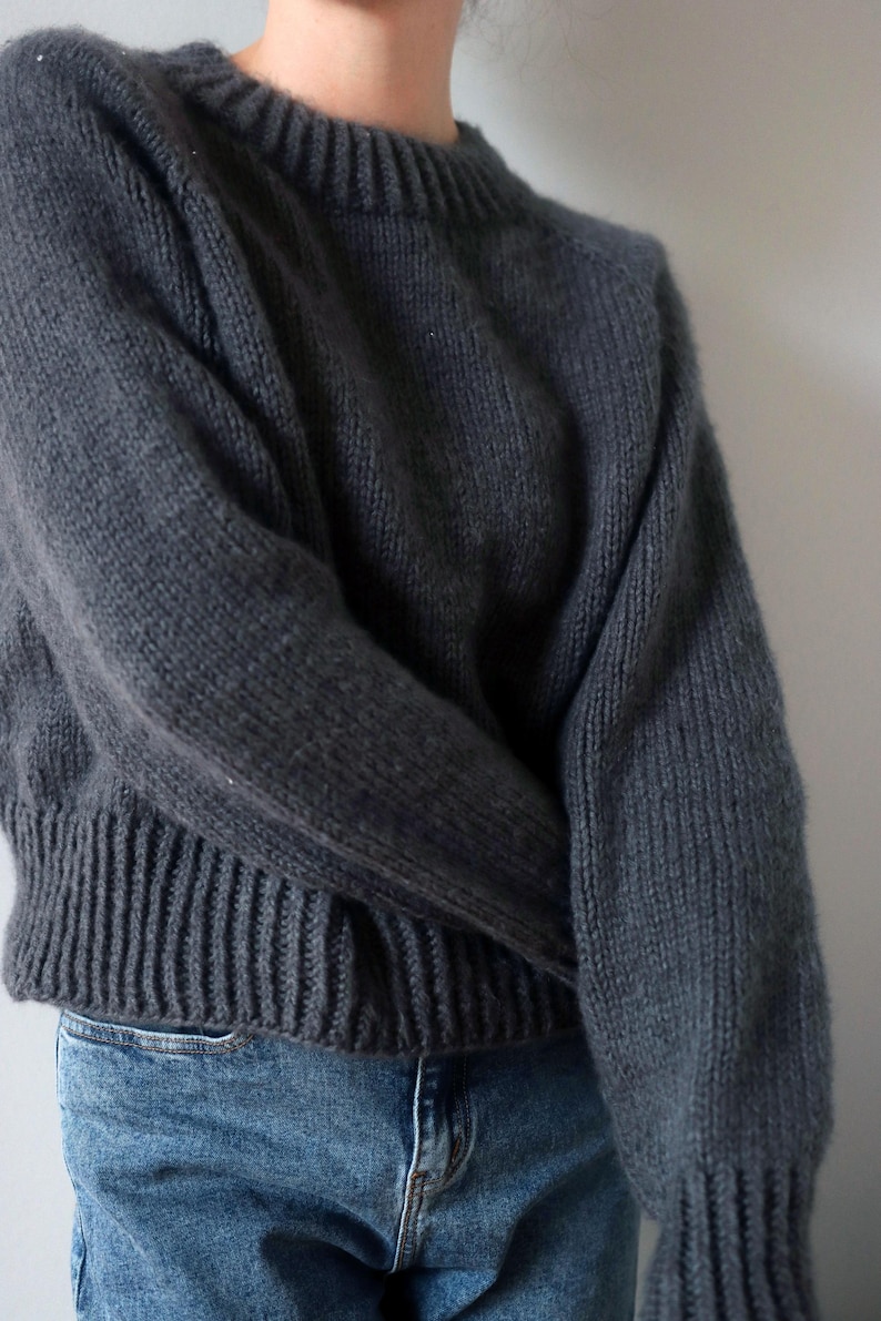 Women's cropped crewneck raglan sweater knitting pattern, oversized seamless top-down pullover in worsted weight yarn, beginner knit jumper PDF instant download. easy knit sweater pattern, beginner knit raglan sweater.