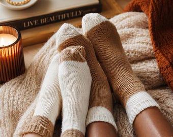 Cabin Socks Knitting Pattern, Easy Knit Socks for Him & Her Pattern, Easy Knit Pattern, Top-Down Crew Socks Knit Pattern, Video Tutorials