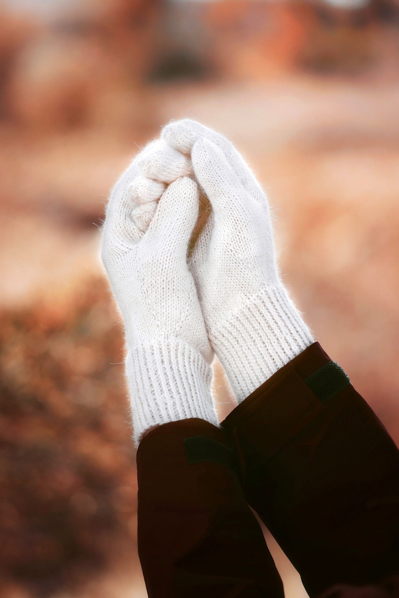 KNITTING PATTERN Gloves Knitting Pattern, Classic Gloves Knit Pattern Winter Gloves Knitting Pattern, Easy Knit Gloves Pattern Mittens image 1