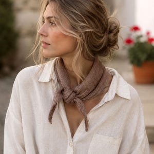 Easy Bandana Scarf Knitting Pattern, Easy Knit Triangle Scarf Pattern, Knit Triangle Neckerchief Scarf Beginner Knit, Video Tutorials
