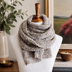 Anfänger-Strickmuster, moderner minimalistischer Schal, Anfänger-Strickmuster, Kammgarn-Schal, Herbst-Winter-Accessoire