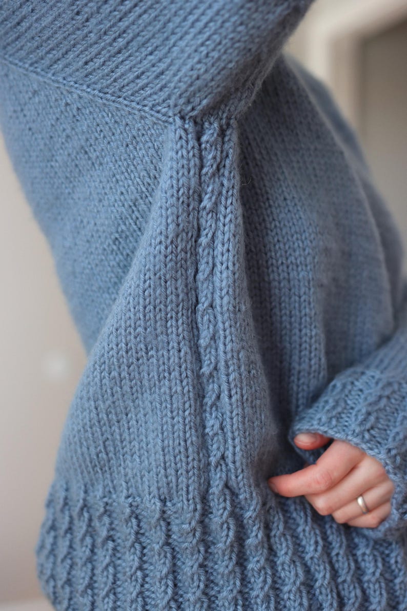 Cable knit sweater pattern, easy raglan sweater knitting pattern. women top down seamless raglan sweater with cables. oversize knit sweater pattern for women. beginner turtleneck pullover sweater knit pattern. high neck jumper knit pattern mock neck. Cable knit sweater pattern, oversized mock turtleneck raglan pullover top-down seamless PDF
