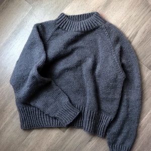classic raglan sweater knitting pattern by darling jadore. a beginner pullover jumper knitting pattern. knit pattern for an easy raglan top down sweater. women sweater knit pattern. Women's cropped crewneck raglan sweater knitting pattern, oversized seamless top-down pullover in worsted weight yarn, beginner knit jumper PDF instant download. easy knit sweater pattern, beginner knit raglan sweater.
