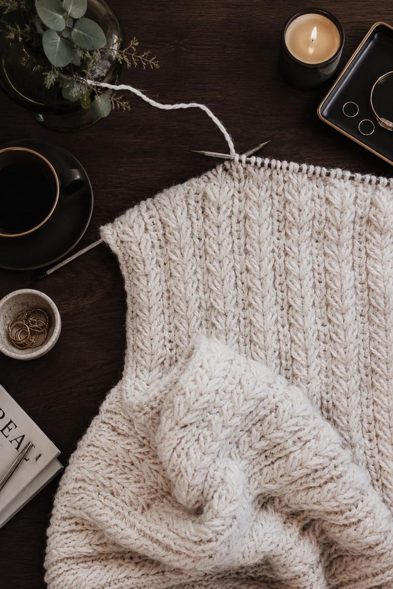 easy scarf knitting pattern, chunky knit scarf pattern. Warm wrap scarf knitting pattern, oversized women's knit scarf in worsted weight yarn, easy beginner cozy knit wrap PDF instant download. women knit scarf pattern, easy knitting pattern. rectangle scarf knit pattern. chunky heart scarf knit pattern
