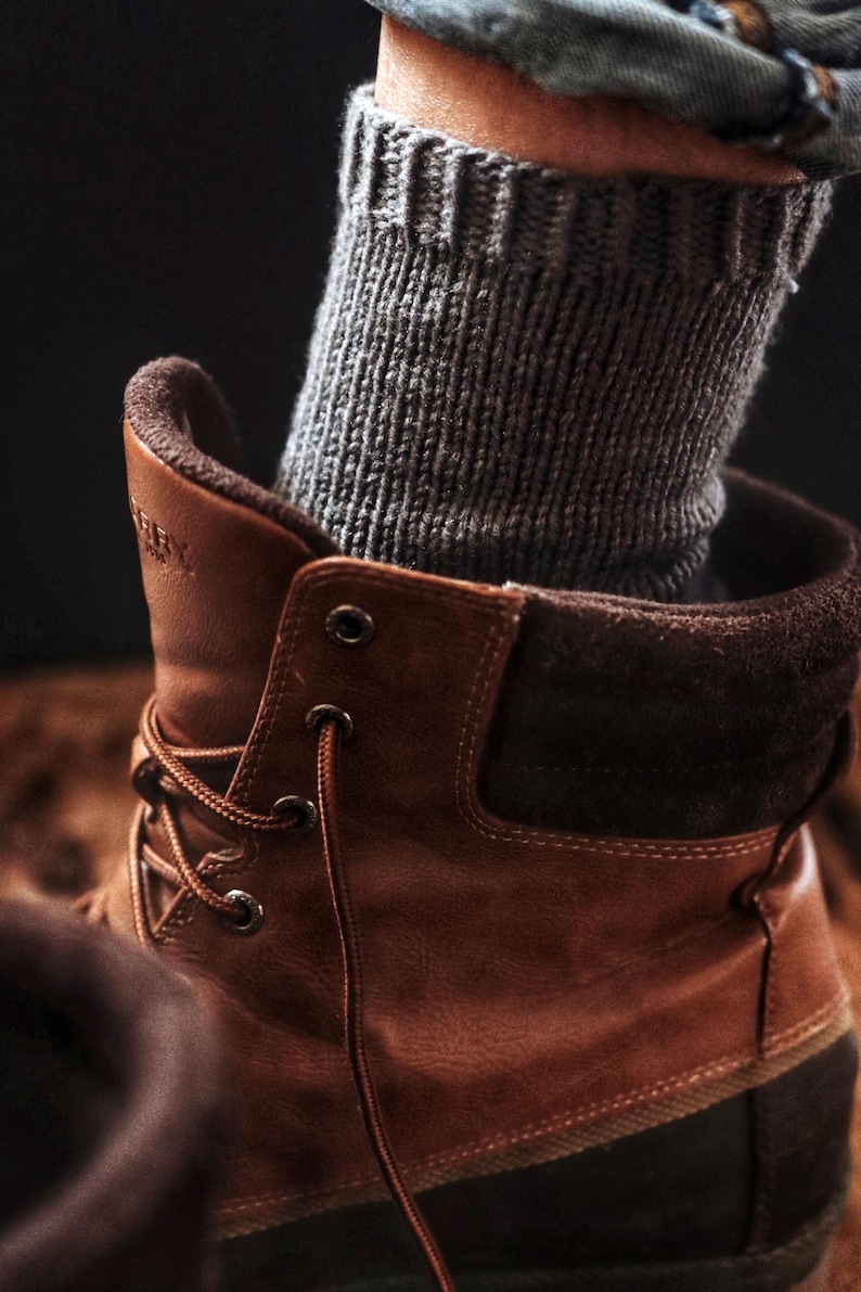 Mens socks knitting pattern, easy knit mens socks, top down socks knitting pattern. Crew socks knit pattern, knit man socks pattern. Classic men's socks knitting pattern, easy ribbed knit socks in worsted weight yarn, beginner men's boot socks PDF instant download