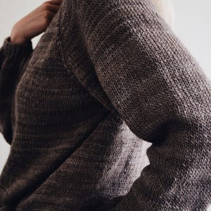 Beginner sweater knitting pattern, oversized top-down raglan pullover in worsted weight yarn, women's seamless crewneck knit jumper. ribbon tie knit sweater pattern. oversize raglan jumper pattern for women