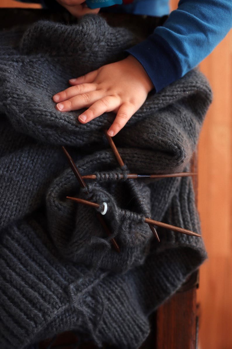 knitting a beginner top down raglan sweater, oversized with mock neck. Women's cropped crewneck raglan sweater knitting pattern, oversized seamless top-down pullover in worsted weight yarn, beginner knit jumper PDF instant download. easy knit sweater pattern, beginner knit raglan sweater.