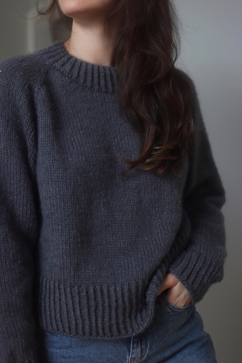 Women's cropped crewneck raglan sweater knitting pattern, oversized seamless top-down pullover in worsted weight yarn, beginner knit jumper PDF instant download. easy knit sweater pattern, beginner knit raglan sweater.