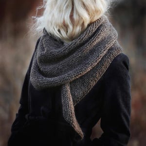 Beginner scarf knitting pattern, easy classic women's knit scarf in worsted weight yarn. Boomerang knit scarf pattern. simple beginner knit wrap PDF instant download. Beginner scarf shawl knitting pattern by Darling Jadore. it's a boomerang asymmetrical shawl knitting pattern designed for beginners.