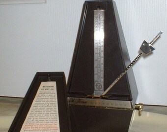 Fully Serviced Vintage Metronome de Maelzel by Seth Thomas Clock Co. Conductor Model, Runs Great. Has Solid Metal Trim, Plastic Case
