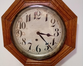 Antique Ingraham Maxim Solid Oak Octagon Wall Regulator Pub Clock, Keywind, Brass Movement Overhauled, Professionally Restored, Runs Well