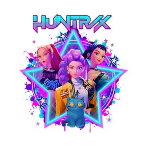 Può includere: Illustrazione digitale con il testo "HUNTRAX" sopra tre donne all'interno di una cornice a forma di stella. Le donne hanno acconciature diverse e indossano abiti alla moda. Un gatto blu con occhi gialli è in primo piano. Il design utilizza colori vivaci come rosa, viola e blu.