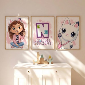 Personlig väggkonst med docka, Anpassade namn för barnrum, Söt katt för barnrum, Posterset med flickrum, Rosa barnrumskonst