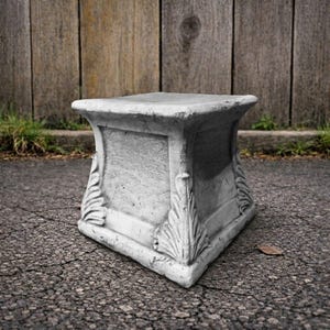 Concrete Leaf Plinth Statue Stone Garden Pedestal Cement Pillar Plant Stand Outdoor Display Column Patio Decor Base Garden Ornament Home Art