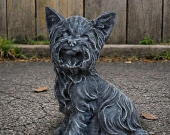 Escultura de Yorkshire Terrier, estatua de perro para jardín, estatua de perro de hormigón, estatua de perro de cemento, figura de perro, piedra conmemorativa para mascotas, arte para patio al aire libre