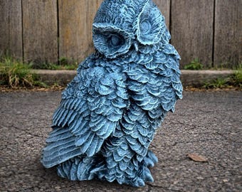 Estatua de búho de hormigón gris, escultura de pájaro para jardín, decoración de piedra para exteriores, figura de búho sabio, adorno para patio, acento rústico para césped.