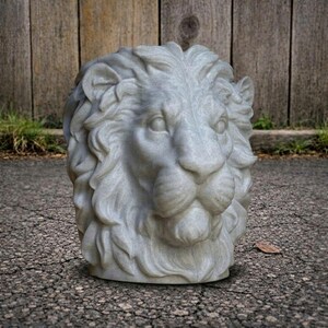 Concrete Lion Head Planter Garden Lion Flower Pot Cement Animal Pot Cast Stone Outdoor Planter Decorative Yard Container