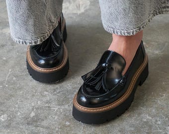 Mocasines negros de charol con borlas, mocasines con plataforma gruesa, zapatos sin cordones con suela gruesa.