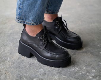 Mocasines de plataforma de cuero negro, zapatos Oxford con suela gruesa, zapatos con cordones para mujer.