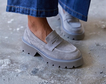 Mocasines de mujer de ante gris, mocasines con plataforma gruesa, zapatos sin cordones.