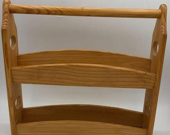 Estante para especias de madera clara para encimera, con dos estantes.