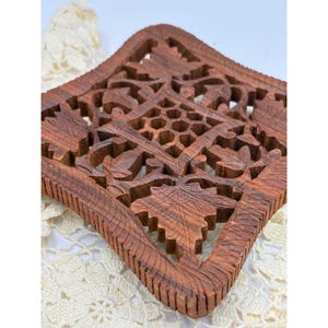 Vintage Carved Wood Leaf Pattern Kitchen Trivet Footed