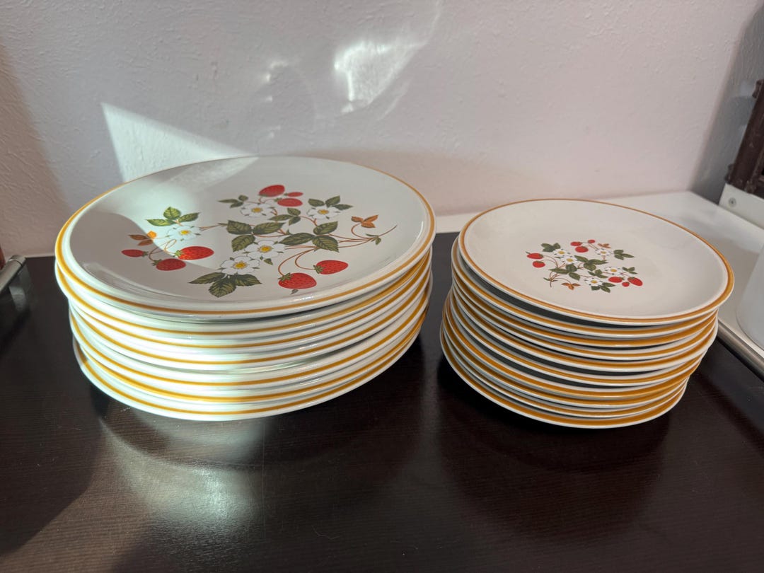 Strwbery Plates Vintage Strawberries ’n Cream Dinner Plates Set by Shenango | Made in ...