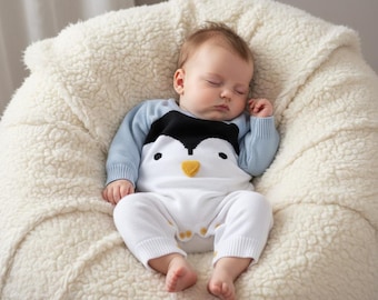 Pelele de punto personalizado con diseño de pingüino, jersey minimalista escandinavo para bebé / mono con nombre bordado personalizado, conjunto acogedor para fotos con temática animal.