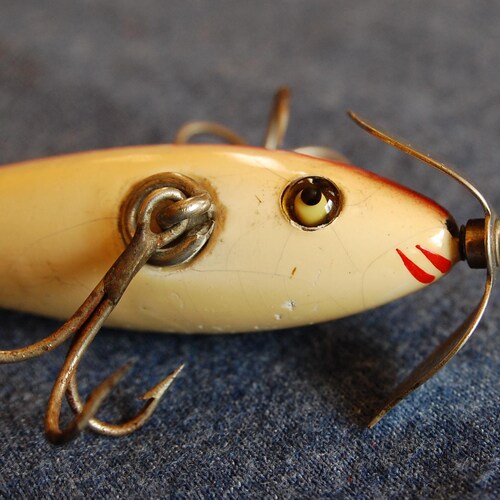 Vintage Fishing Lure 1963 Heddon Hi-tail in Original Box