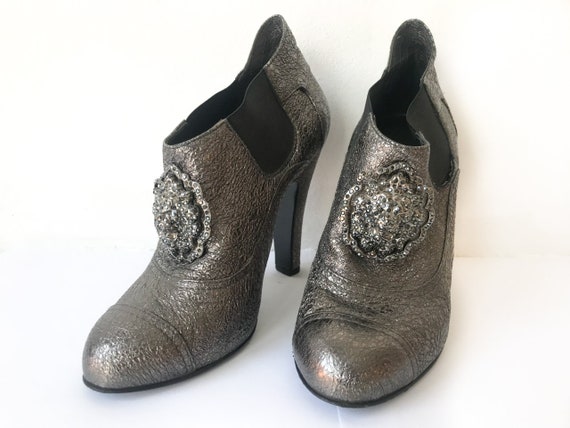 Chanel short boots size 39.5 black with silver - Gem