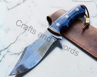 Coltello da caccia artigianale in acciaio di Damasco – Lama fissa con impugnatura personalizzata in resina blu – Coltello da collezione, regalo per uomo – Coltello da esposizione per esterni