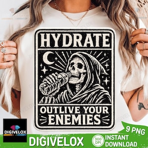 Op de afbeelding: Zwart-witte patch met een Grim Reaper die uit een waterfles drinkt. De patch leest "HYDRATE" boven de afbeelding en "OUTLIVE YOUR ENEMIES" eronder. Sterren en een halve maan zijn ook in het ontwerp opgenomen.