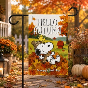 Hallo Herbst! Snoopy-Blatt-Gartenflagge, Herbst-Peanuts-Beagle-Blatthaufen-Gartenflagge, Woodstock-Aquarell-Herbst-Gartendekorationsbanner