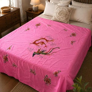 Vintage Pink Silk Dragon Phoenix gestickte Tagesdecke, orientalische Textildecke