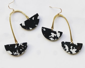 AVA EARRINGS - Black & White