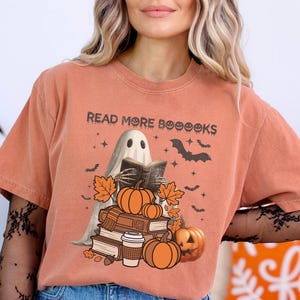 Ghost Halloween Bookish shirt, Fall Season Sweatshirt, Fantasy Lover Tee, Comfort Colors T-Shirt, Aesthetic Pumpkin Shirt For Book Women.