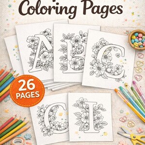 以下が含まれることがあります： アルファベットの塗り絵ページ、花の文字イラスト付き。「Alphabet Coloring Pages」と「Cute Illustrated Letters from A to Z」と書かれた表紙。26ページ。色鉛筆、ペン、ハサミも見える。