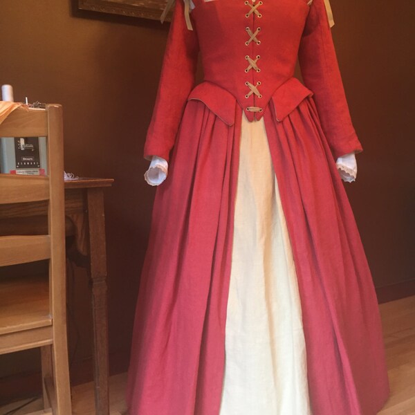 Elizabethan Gown in Linen - Medium - Ready to Wear