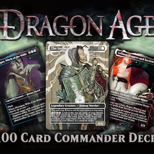 Peut inclure: Trois cartes Magic: The Gathering avec des personnages de Dragon Age. Les cartes présentent des illustrations de Morrigan, The Inquisitor et Leliana. Le texte "100 Card Commander Deck" est en bas, avec le logo Dragon Age en haut.