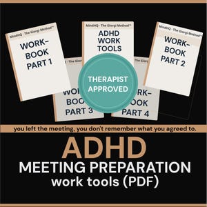 Könnte beinhalten: Das Bild zeigt Arbeitsbücher mit den Titeln "WORKBOOK PART 1", "ADHD WORK TOOLS", "WORKBOOK PART 2", "WORKBOOK PART 3" und "WORKBOOK PART 4". Ein türkisfarbener Kreis trägt die Aufschrift "THERAPIST APPROVED". Der Text unten lautet "ADHD MEETING PREPARATION work tools (PDF)".