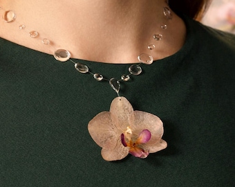 Echte weiße Orchidee Tautropfen Halskette, erhaltene Blume Harz botanische Schmuck, Braut Blumen Anhänger