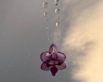 Handgemachte Dew-Halskette mit echten getrockneten lila Orchideen