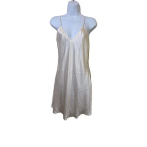 chinese dress ladies Victoria's Secret Lace Inset Robe, Women's Lingerie (XS-XXL), Coconut White,  X-Small-Small : Amazon.sg: Fashion