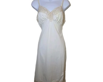 Combinaison Vintage STARS En Nylon Ivoire – Taille 34 Courte (femme) – Occasion