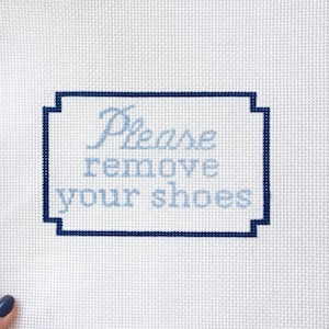 Verwijder je schoenen: borduurstof canvas – 13 mesh – 6 x 4 ontwerp – aangepaste kleuropties beschikbaar