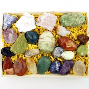 Deluxe Crystal Set In Wood Tray - 23 pc. Gift Set, Crystal Starter Kit, Home Decor, Healing Crystals, Gift for Her
